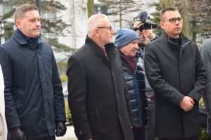 Uroczyste przekazanie nowoczesnego ambulansu dla wąbrzeskiego Zespołu Ratownictwa Medycznego