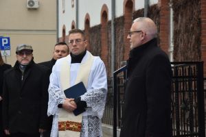 Uroczyste przekazanie nowoczesnego ambulansu dla wąbrzeskiego Zespołu Ratownictwa Medycznego