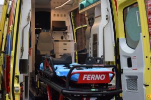 Uroczyste przekazanie nowoczesnego ambulansu dla wąbrzeskiego Zespołu Ratownictwa Medycznego