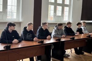 Uczniowie Technikum Logistycznego na "Lekcji w Starostwie"