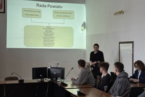 Uczniowie Technikum Logistycznego na "Lekcji w Starostwie"