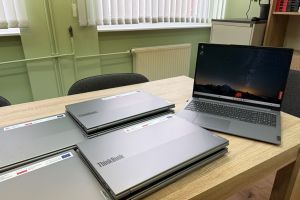 Nowy sprzęt komputerowy dla uczniów ZS i ZSO w Wąbrzeźnie - laptopy i tablety