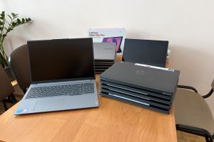Nowy sprzęt komputerowy dla uczniów ZS i ZSO w Wąbrzeźnie - laptopy i tablety