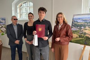 Uroczyste wręczenie nagród w konkursie fotograficznym „Powiat Wąbrzeski w obiektywie”