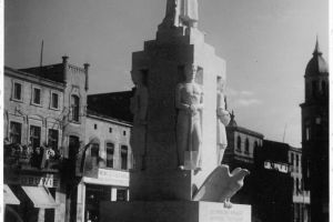 Uroczystość odsłonięcia Pomnika Żołnierza Polskiego w Wąbrzeźnie dnia 14 września 1947 r.
