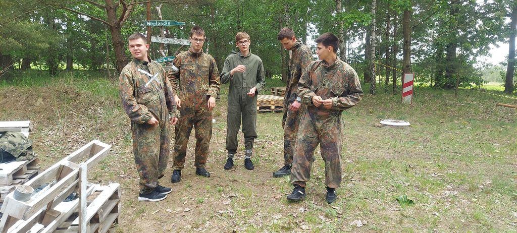 Wyjazd na Paintball klasy technikum informatycznego - informatyk w wojsku