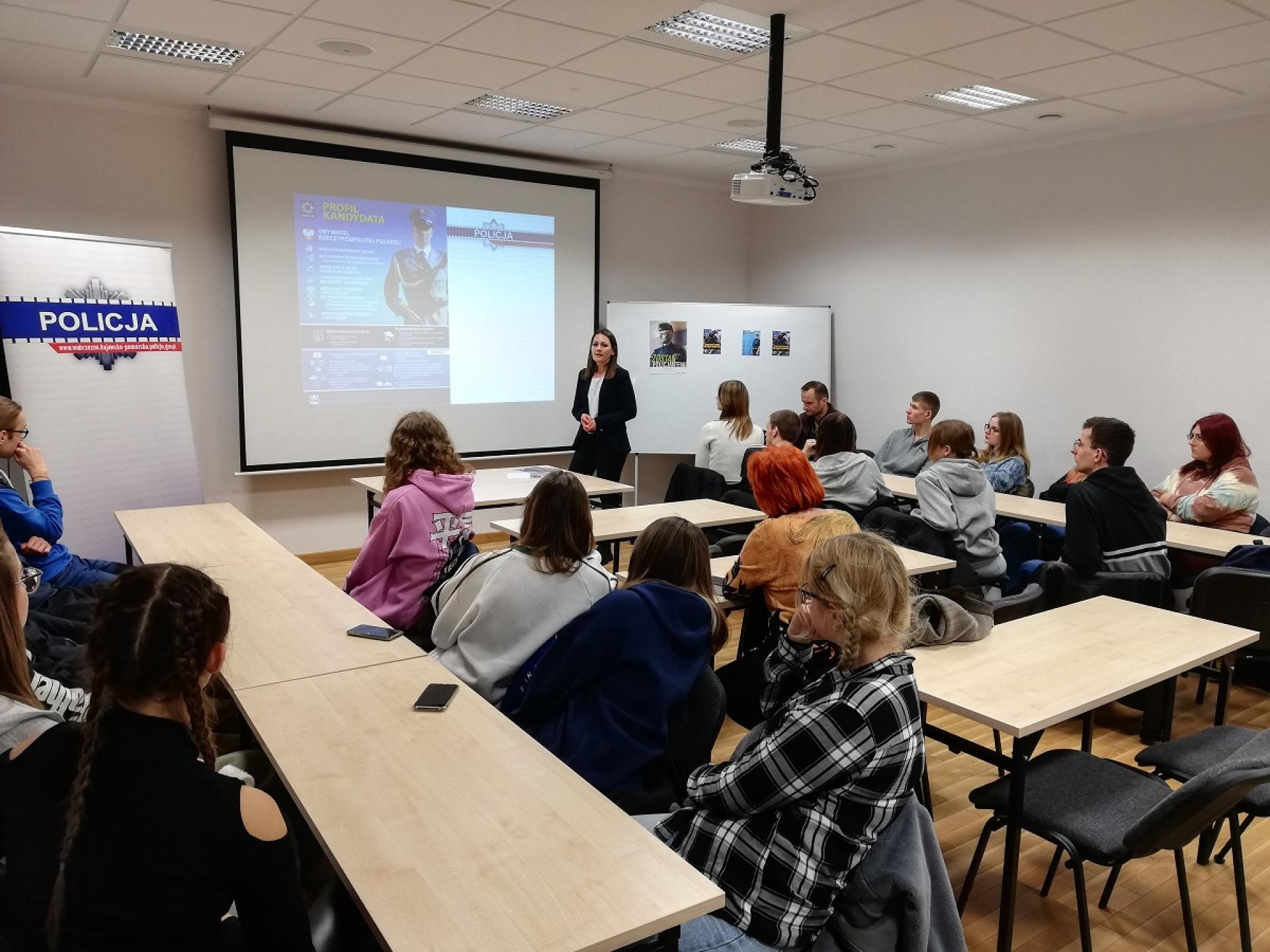 Czy wśród naszych uczniów są chętni przystąpieniem do policji?