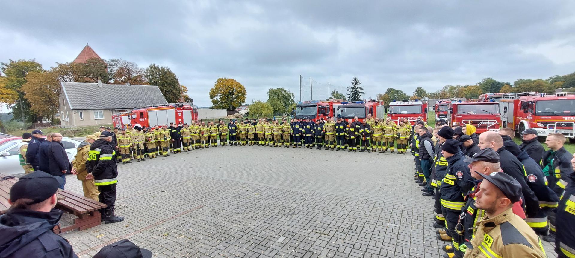 Ćwiczenia Komendy Straży Pożarnej i Policji na terenie Niedźwiedzia