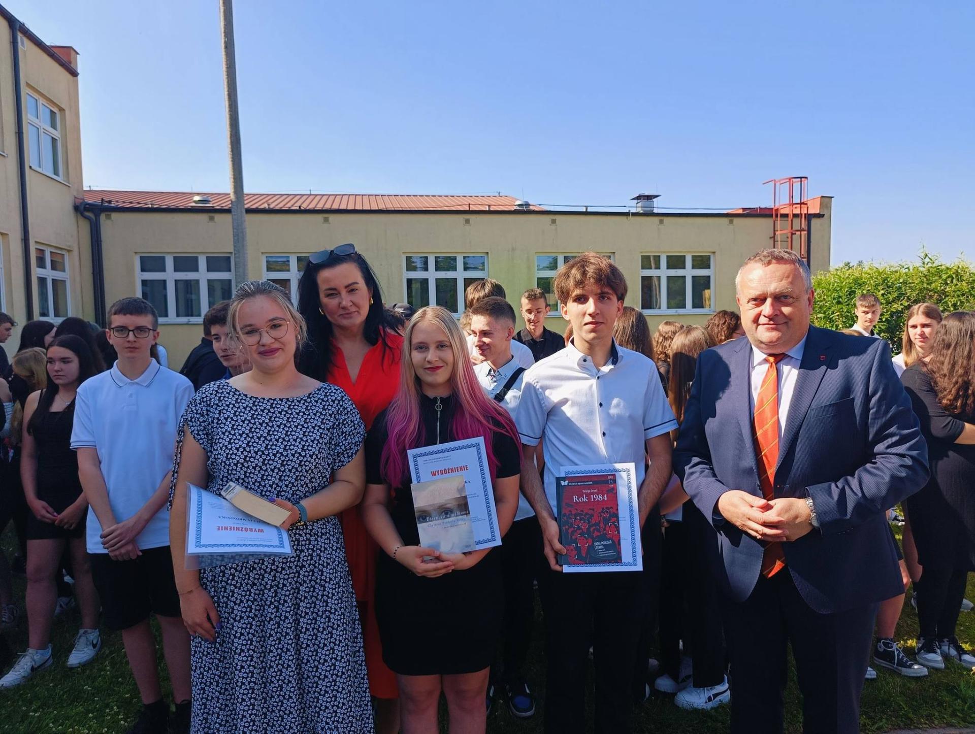 Uczniowie Zespołu Szkół w Wąbrzeźnie rozpoczęli wakacje