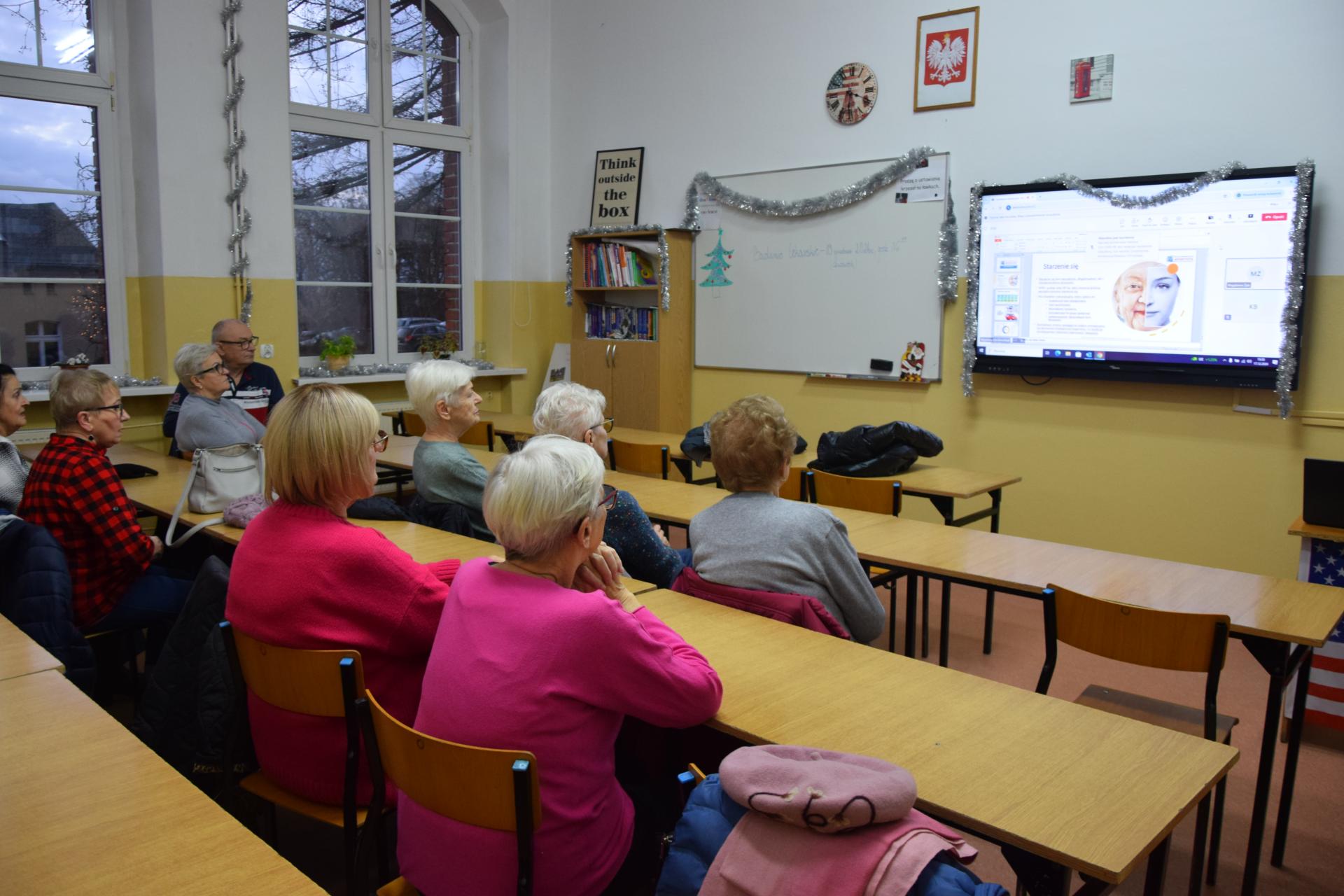 Odbyły się ostatnie zajęcia dla seniorów w ramach Programu zapobiegania upadkom dla seniorów w województwie kujawsko-pomorskim w roku 2024