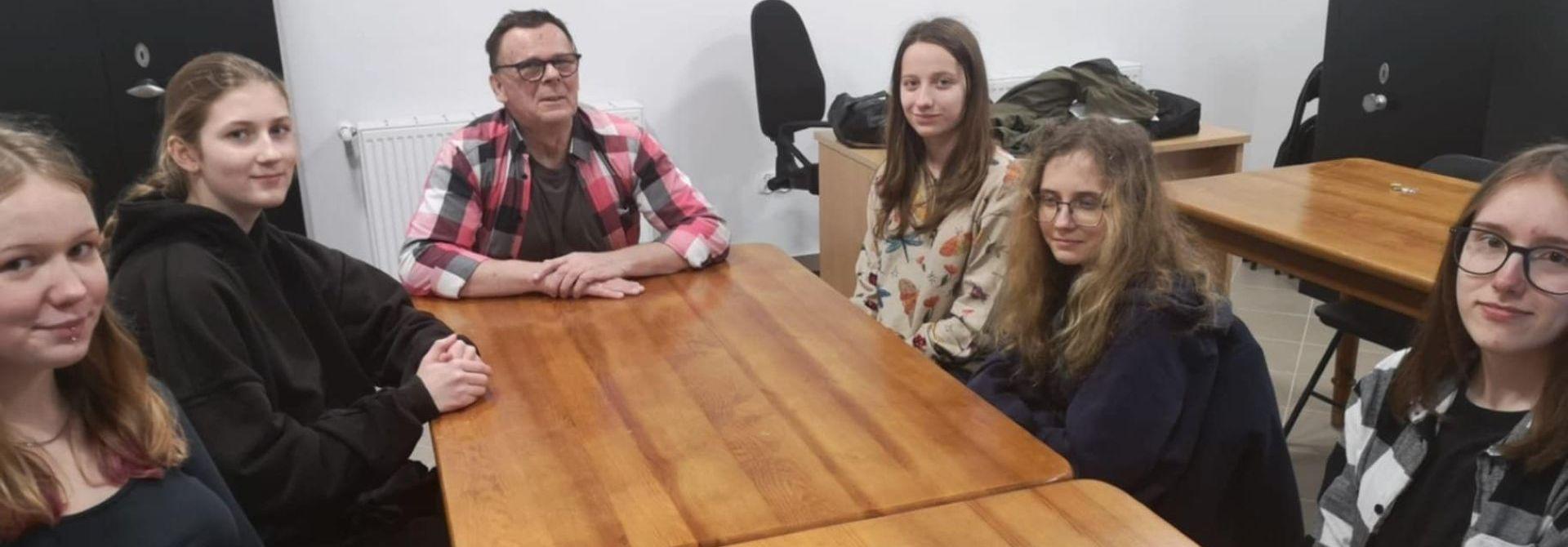 Młody człowiek najlepszą inwestycją – ruszył Klub „Mam Moc” w Powiecie Wąbrzeskim